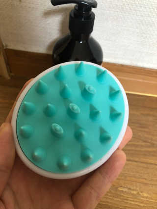 달리프 베러 퍼퓸 샴푸 1000ml 레이니데이 or 일랑로즈 — 5점을 준 리뷰어가 2020년 2월 올린 사용 사진