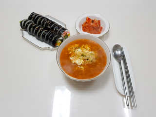 라면 그대로가 제일 맛있는 더엄마라면 — 5점을 준 리뷰어가 2019년 7월 올린 사용 사진