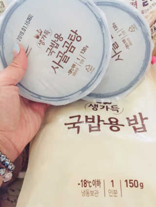 [풀무원] 사골곰탕국밥 황태해장국밥 — 5점을 준 리뷰어가 2018년 6월 올린 사용 사진