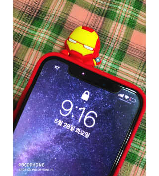 하이키키 마블 피규어 컬러젤리 케이스 — 4.5점을 준 리뷰어가 2019년 5월 올린 사용 사진
