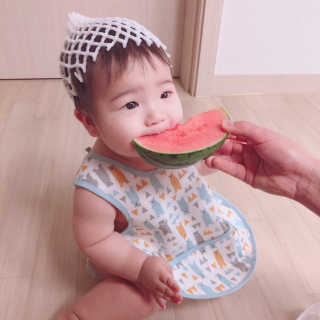[베이비앤아이] 클린 이유식 방수 턱받이 — 5점을 준 리뷰어가 2019년 7월 올린 사용 사진