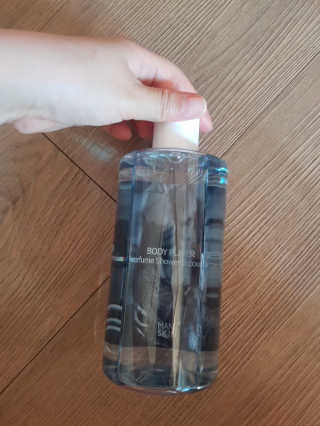 맨즈스킨 바디플레이어 약산성 퍼퓸 바디워시 — 3점을 준 리뷰어가 2019년 8월 올린 사용 사진