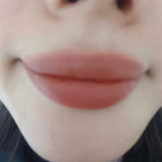 [블랙루즈] 에어 핏 벨벳 틴트5 1+1 — 5점을 준 리뷰어가 2019년 11월 올린 사용 사진
