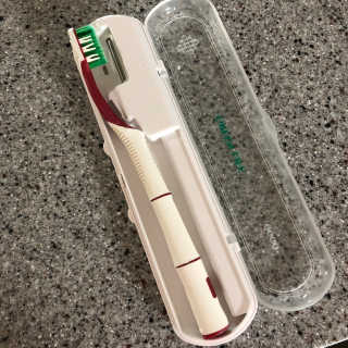 네온마켓 청정일기 휴대용 칫솔살균기 — 1점을 준 리뷰어가 2019년 2월 올린 사용 사진