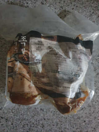 행복먹거리공작소 맥족. 맥주에 빠진 족발 550g + 마늘소스 70g — 5점을 준 리뷰어가 2020년 1월 올린 사용 사진