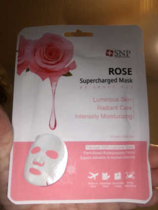 SNP Supercharged Mask_Rose Centifoli Flower — 4점을 준 리뷰어가 2019년 1월 올린 사용 사진