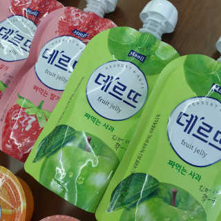 데르뜨 떠먹는 과일 3종, 짜먹는 과일 2종 총 10개 체험 — 5점을 준 리뷰어가 2020년 3월 올린 사용 사진