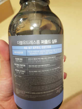 더블유드레스룸 더블유드레스품 퍼퓸드 헤어케어_샴푸.컨디셔너 — 5점을 준 리뷰어가 2018년 5월 올린 사용 사진