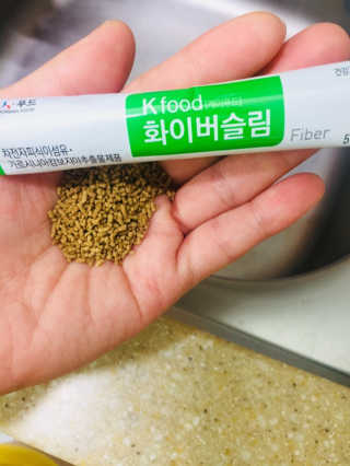두루원 똥기사의 Kfood 화이버슬림 — 2.83점을 준 리뷰어가 2018년 7월 올린 사용 사진