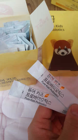 네츄럴굿띵스 퓨어 키즈 프로바이오틱스 60포 — 5점을 준 리뷰어가 2018년 9월 올린 사용 사진