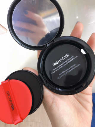 리하셀 아우라 쿠션 팩트 21호,23호 SPF50+ PA++++ — 5점을 준 리뷰어가 2019년 10월 올린 사용 사진