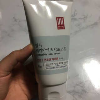 일리윤 세라마이드 아토 집중 크림 — 4.67점을 준 리뷰어가 2017년 6월 올린 사용 사진