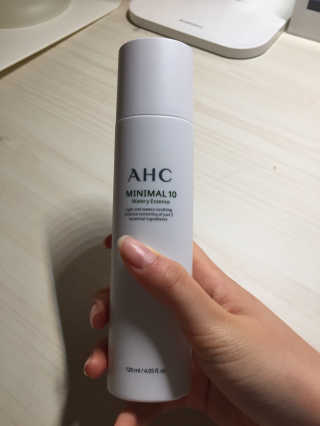 AHC 에이 에이치 씨 미니멀 10 워터리 에센스 — 5점을 준 리뷰어가 2018년 12월 올린 사용 사진
