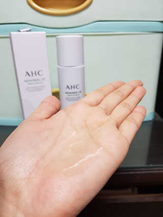 AHC 에이 에이치 씨 미니멀 10 워터리 에센스 — 5점을 준 리뷰어가 2018년 12월 올린 사용 사진