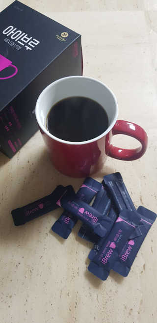 한국맥널티 아이브루 헤이즐넛향 100T — 5점을 준 리뷰어가 2019년 10월 올린 사용 사진