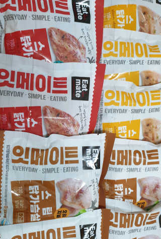 개근질마트 잇메이트 스팀 닭가슴살 혼합 1kg — 5점을 준 리뷰어가 2019년 11월 올린 사용 사진