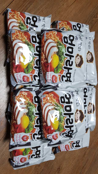 라면 그대로가 제일 맛있는 더엄마라면 — 5점을 준 리뷰어가 2019년 7월 올린 사용 사진