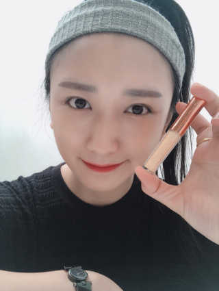 [블랙루즈] 펄블리 아이 글리터 4종 중 택 1 — 2.5점을 준 리뷰어가 2019년 8월 올린 사용 사진