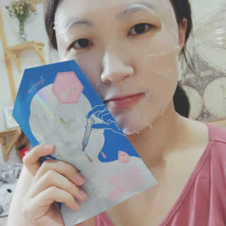 23years old 하이알톡스 쁘띠마스크(5장) — 4.17점을 준 리뷰어가 2017년 7월 올린 사용 사진