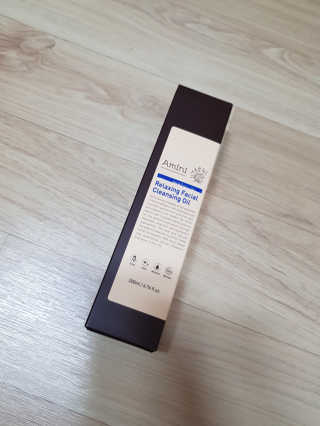 아미니 릴렉싱 페이셜 클렌징 오일 — 4.67점을 준 리뷰어가 2019년 1월 올린 사용 사진