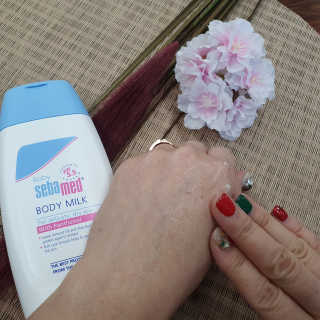 세바메드 베이비 바디밀크 200ml — 5점을 준 리뷰어가 2020년 1월 올린 사용 사진