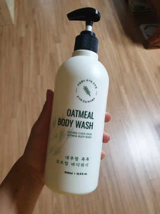 (주)에네스티 내추럴 촉촉  오트밀 바디워시 500ml — 5점을 준 리뷰어가 2019년 8월 올린 사용 사진