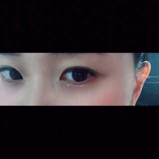 [블랙루즈] 펄블리 아이 글리터 2종 — 3.5점을 준 리뷰어가 2019년 1월 올린 사용 사진