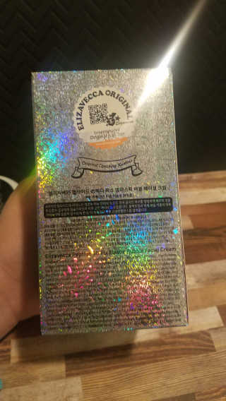 엘리자베카 펩타이드 쓰리디 픽스 엘라스틱 버블 페이셜크림 — 5점을 준 리뷰어가 2019년 1월 올린 사용 사진