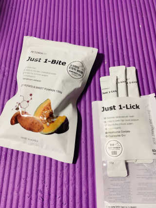 [펫토리아] 한입뚝딱 바이트 + 짜먹는 한입뚝딱 SET — 5점을 준 리뷰어가 2020년 2월 올린 사용 사진