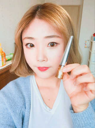딜라잇18 홀리몰리 글리터라이너 — 3.5점을 준 리뷰어가 2016년 10월 올린 사용 사진