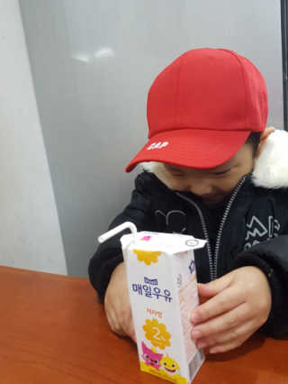 매일우유 멸균 매일우유 저지방 2프로 멸균 핑크퐁 에디션 6입 — 5점을 준 리뷰어가 2018년 1월 올린 사용 사진