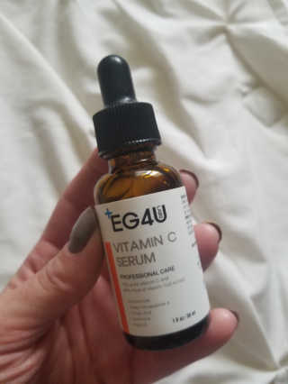 eg4u 이지포유 비타민 C 세럼 — 5점을 준 리뷰어가 2018년 8월 올린 사용 사진