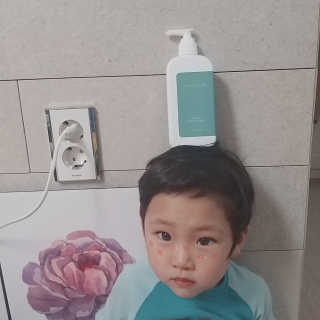 엄마프움 시알릴락토스 오가닉 샴푸앤바스 — 5점을 준 리뷰어가 2019년 11월 올린 사용 사진