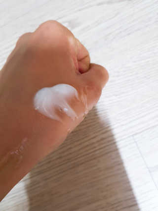 최윤하스텔라 최윤하 만물상 올인원 만능크림 — 4.33점을 준 리뷰어가 2018년 11월 올린 사용 사진