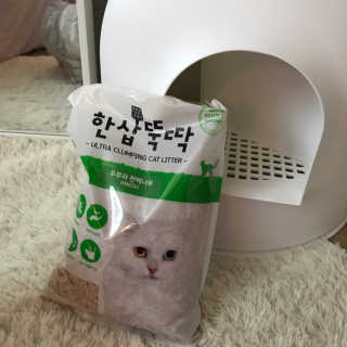 [펫토리아] BEST 고양이두부모래 6L 한삽뚝딱 — 4.5점을 준 리뷰어가 2019년 1월 올린 사용 사진