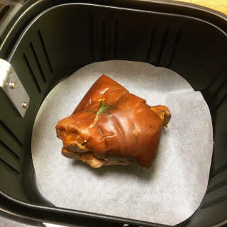 행복먹거리공작소 맥족. 맥주에 빠진 족발 550g + 마늘소스 70g — 5점을 준 리뷰어가 2020년 1월 올린 사용 사진