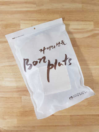 본플라 친환경 야자나무잎 접시 — 3.5점을 준 리뷰어가 2018년 8월 올린 사용 사진