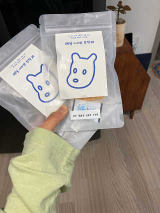 [어글어글] 반려견 친환경 간식 9종 세트 — 5점을 준 리뷰어가 2020년 3월 올린 사용 사진