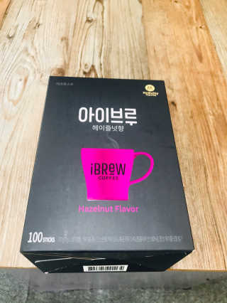 한국맥널티 아이브루 헤이즐넛향 100T — 5점을 준 리뷰어가 2019년 10월 올린 사용 사진