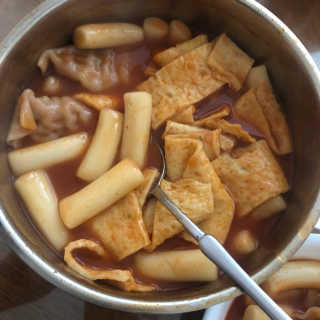 홍대미미네국물떡볶이 [홍대미미네]오리지널 국물 떡볶이4팩 + 라면사리 — 5점을 준 리뷰어가 2019년 4월 올린 사용 사진