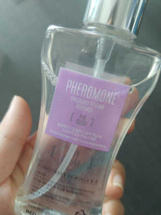 레드컨테이너 페로몬향 퍼퓸 바디미스트 80ml — 5점을 준 리뷰어가 2020년 2월 올린 사용 사진