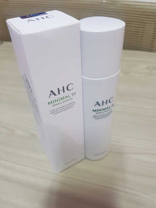 AHC 에이 에이치 씨 미니멀 10 워터리 에센스 — 4점을 준 리뷰어가 2018년 12월 올린 사용 사진