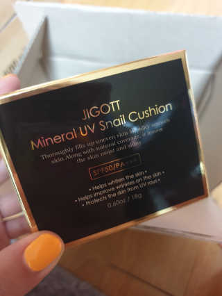 지고트 미네랄 UV 스네일 쿠션 리필포함 — 4점을 준 리뷰어가 2019년 8월 올린 사용 사진
