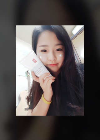 일리윤 세라마이드 아토 집중 크림 — 4.33점을 준 리뷰어가 2017년 6월 올린 사용 사진