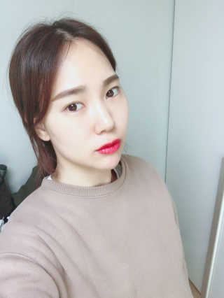 손앤박(SON&PARK) 블루밍 립스틱 — 5점을 준 리뷰어가 2018년 12월 올린 사용 사진