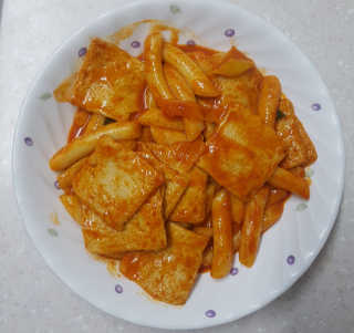 잠실맛집,홍코너떡볶이가우리집에[옛날맛,짜장맛옵션] — 5점을 준 리뷰어가 2019년 12월 올린 사용 사진
