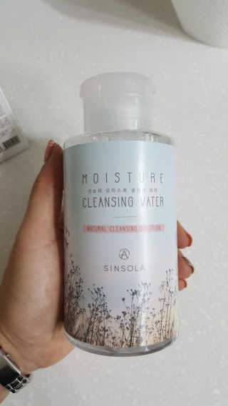 신소라 코스메틱 SINSOLA COSMETIC 신소라 모이스춰 클렌징 워터 — 5점을 준 리뷰어가 2017년 11월 올린 사용 사진