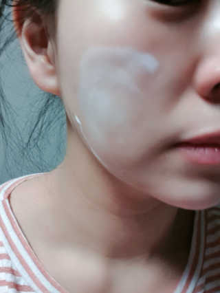 보나쥬르 멜팅 글로우 카밍 크림 50ml — 4점을 준 리뷰어가 2020년 1월 올린 사용 사진