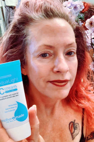 마더메이드 더 아쿠아라이트 CC크림 SPF50+ PA+++ — 5점을 준 리뷰어가 2019년 6월 올린 사용 사진