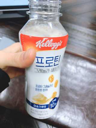 켈로그 프로틴바 멀티팩+프로틴 그래놀라 쉐이크 2종 — 5점을 준 리뷰어가 2020년 1월 올린 사용 사진